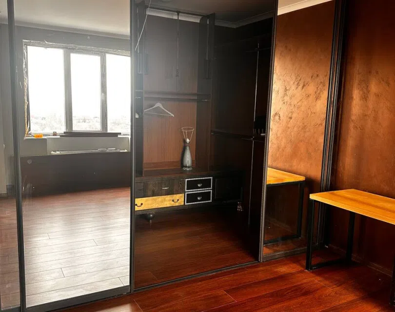 Продаётся 5-комнатная квартира, 194 м²