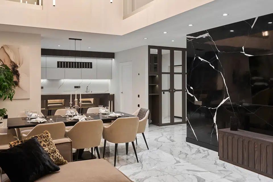 Продаётся 4-комнатная квартира, 184 м²