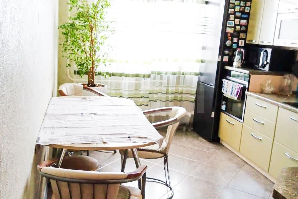Продаётся 4-комнатная квартира, 89.6 м²