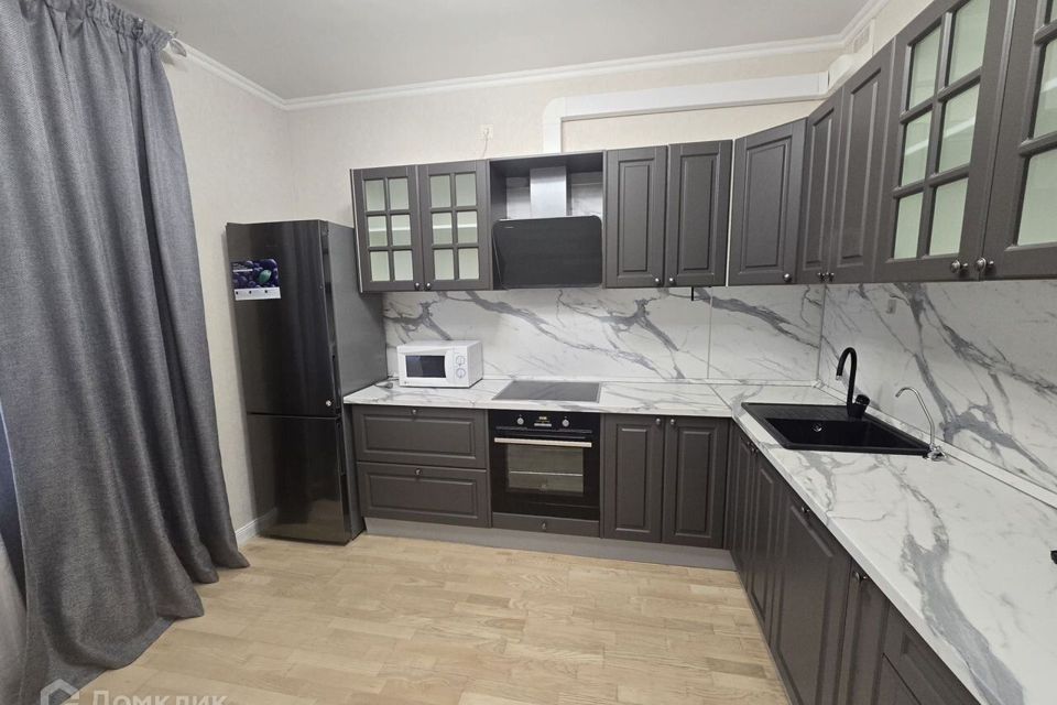 Сдаётся 2-комнатная квартира, 81.3 м²