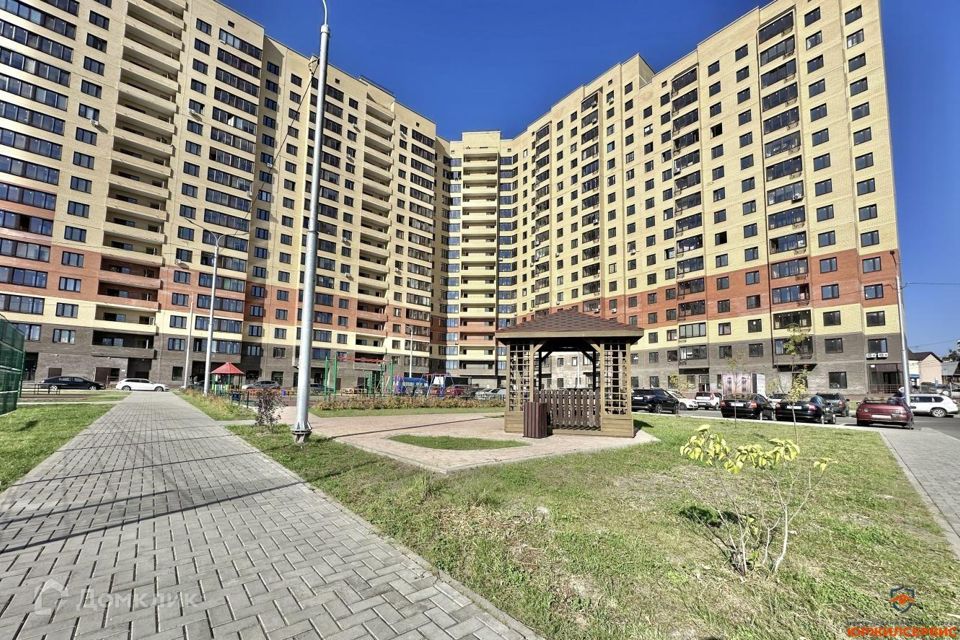 Продаётся 1-комнатная квартира, 40.6 м²