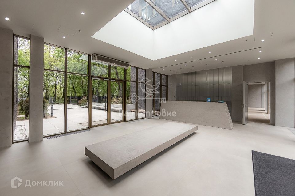 Продаётся 1-комнатная квартира, 136.9 м²