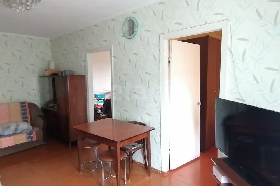 Продаётся 4-комнатная квартира, 62.8 м²