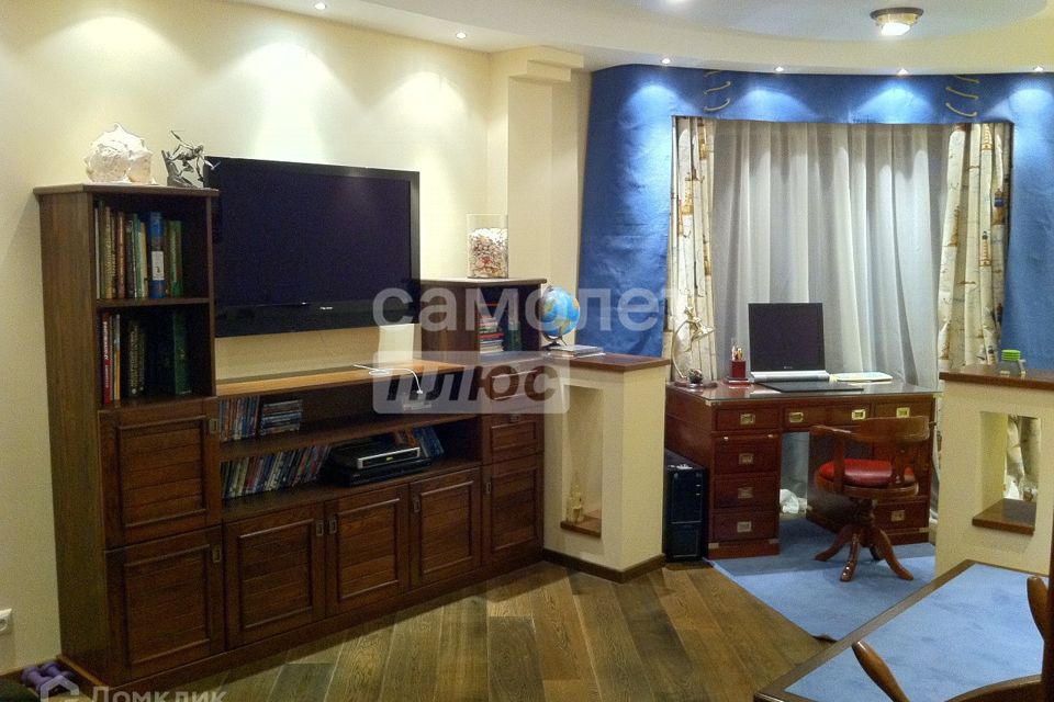 Продаётся 6-комнатная квартира, 195.4 м²