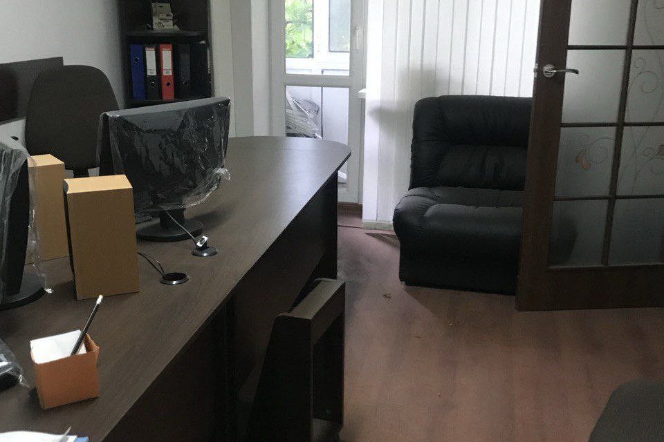 Продаётся 3-комнатная квартира, 56.9 м²