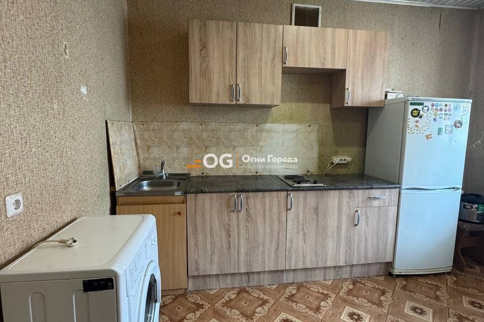 Продаётся 1-комнатная квартира, 42 м²