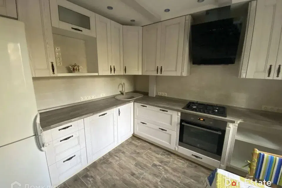 Продаётся 4-комнатная квартира, 93 м²