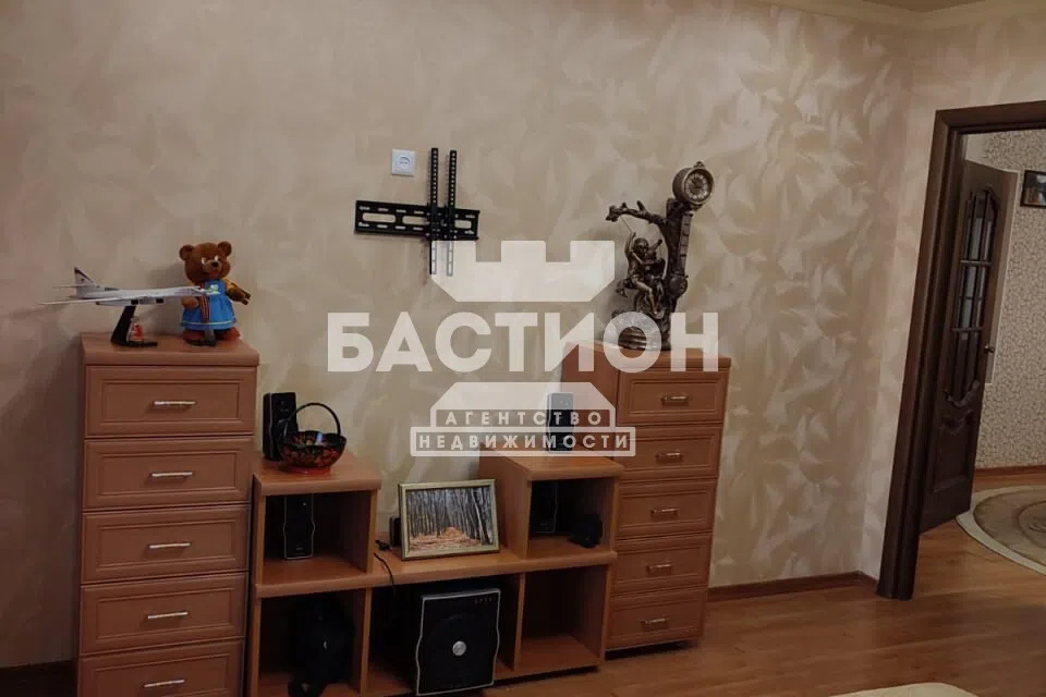Продаётся 2-этажный дом, 270 м²