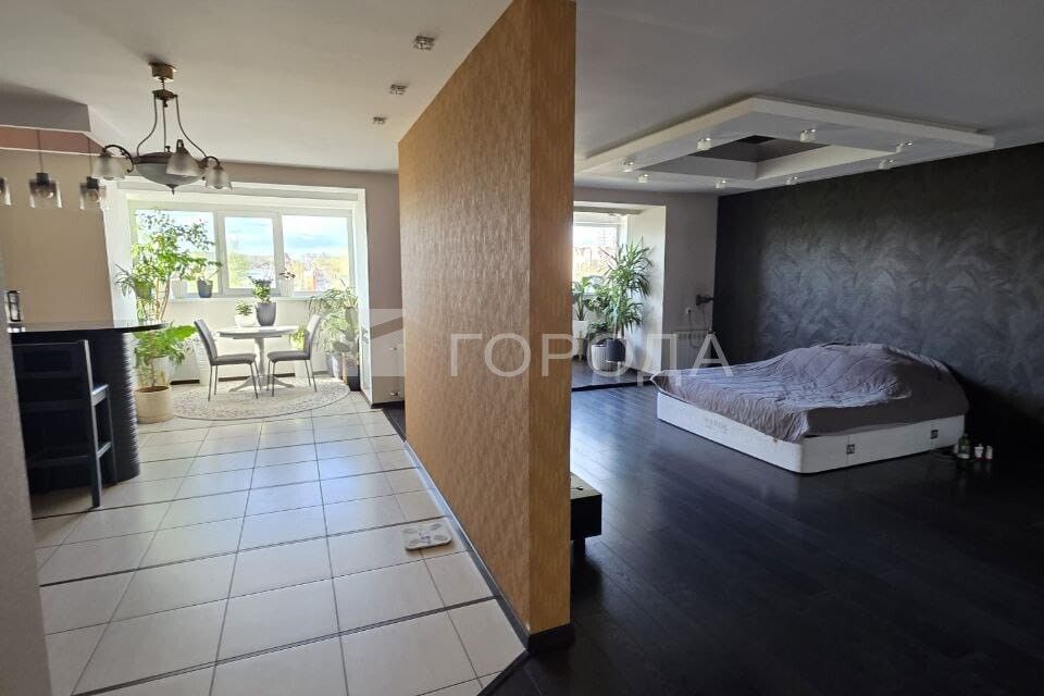Продаётся 2-комнатная квартира, 90 м²