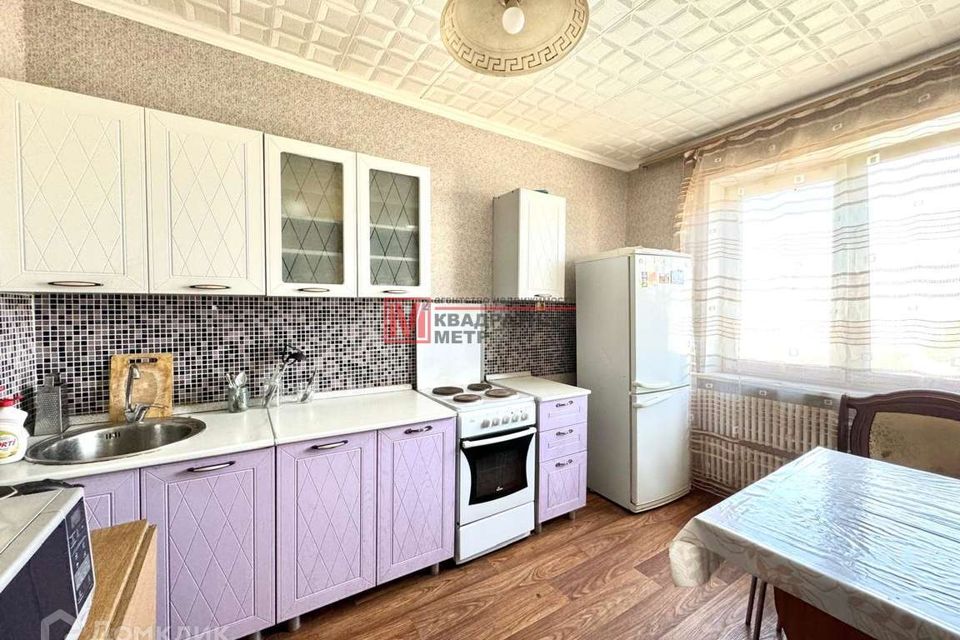 Продаётся 4-комнатная квартира, 82 м²