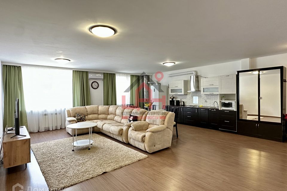 Продаётся 3-комнатная квартира, 107.9 м²