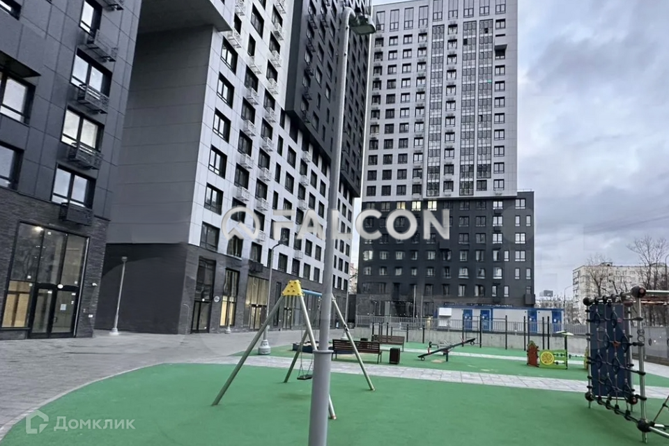Продаётся 4-комнатная квартира, 101 м²