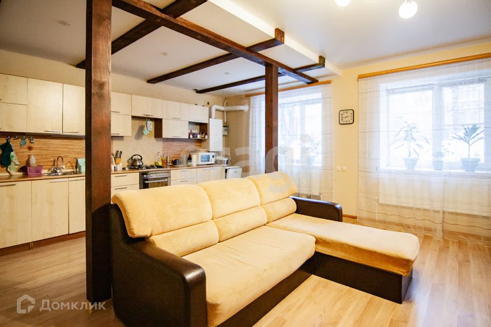 Продаётся 4-комнатная квартира, 98.4 м²