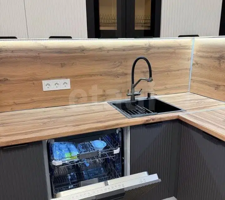 Продаётся 2-комнатная квартира, 58.3 м²