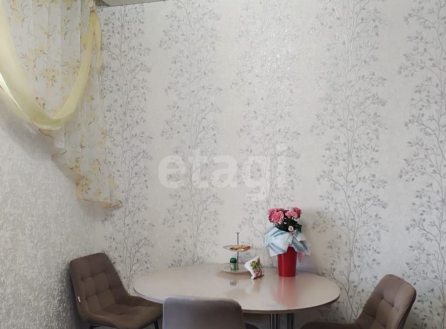 Сдаётся 2-комнатная квартира, 57 м²