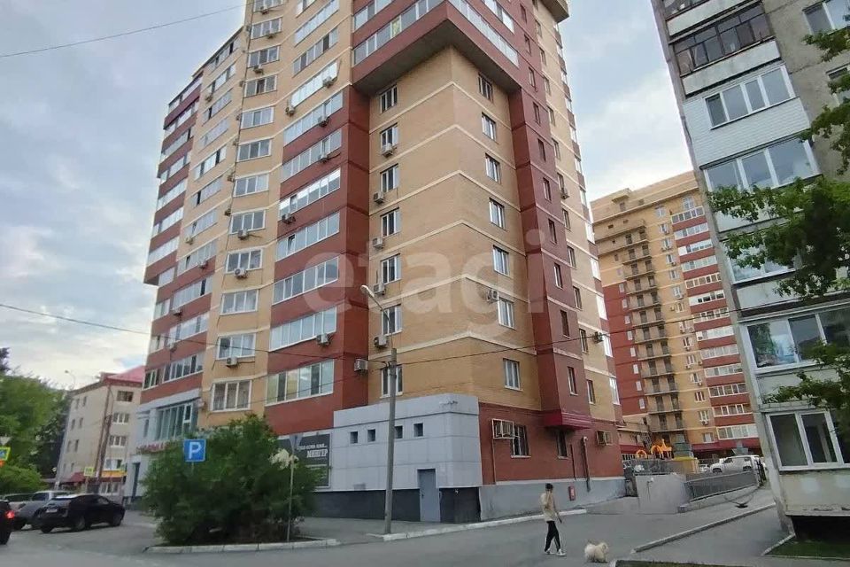 Продаётся 4-комнатная квартира, 123.4 м²