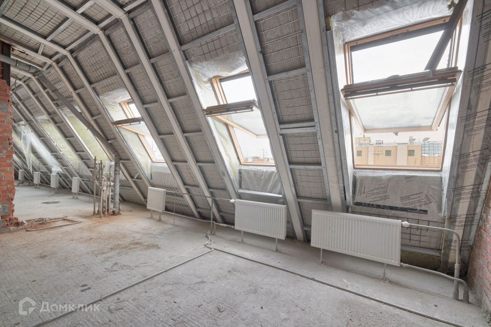 Продаётся 5-комнатная квартира, 250.3 м²