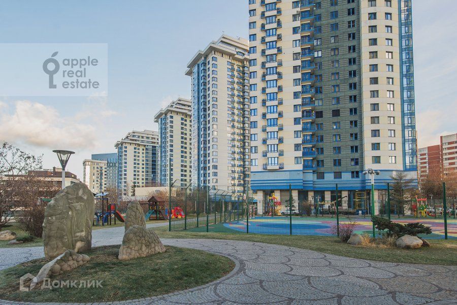 Продаётся 4-комнатная квартира, 195 м²