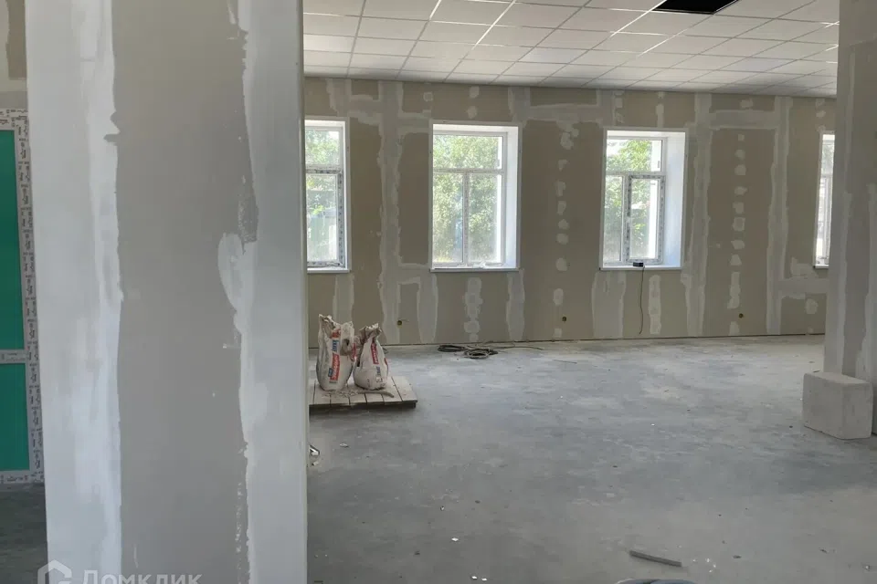 Сдаётся помещение своб. назначения, 200 м²