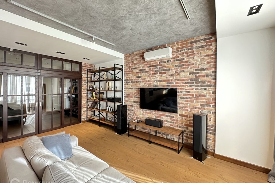 Продаётся 3-комнатная квартира, 97.3 м²