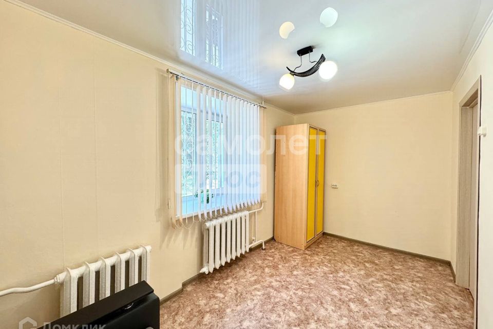 Продаётся 3-комнатная квартира, 49.9 м²