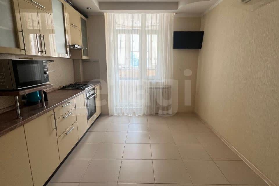 Продаётся 3-комнатная квартира, 100 м²