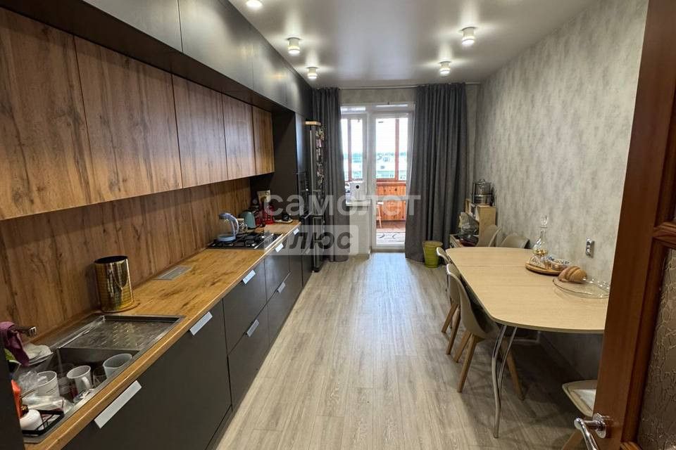 Продаётся 4-комнатная квартира, 120 м²