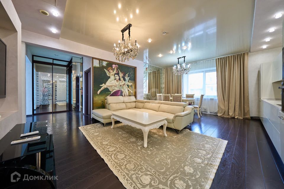 Продаётся 3-комнатная квартира, 107.6 м²