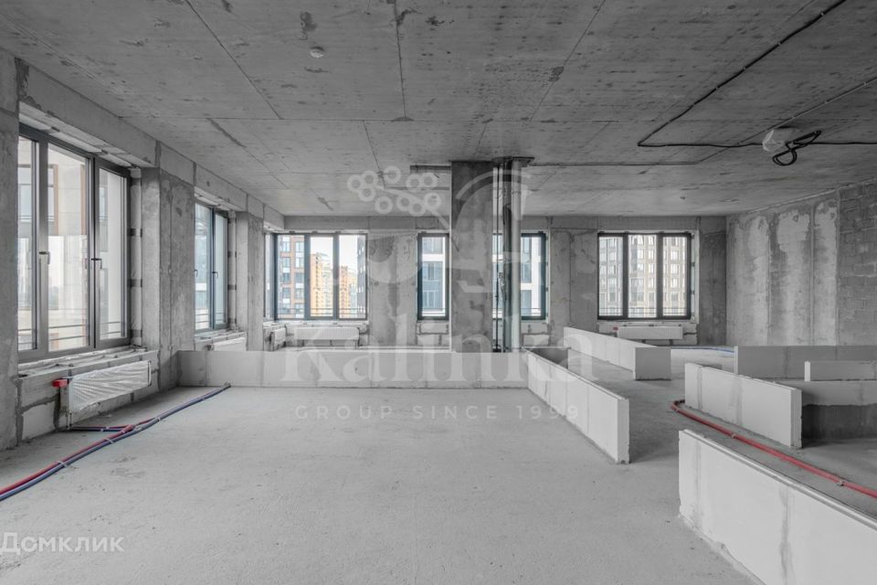 Продаётся 4-комнатная квартира, 129.4 м²