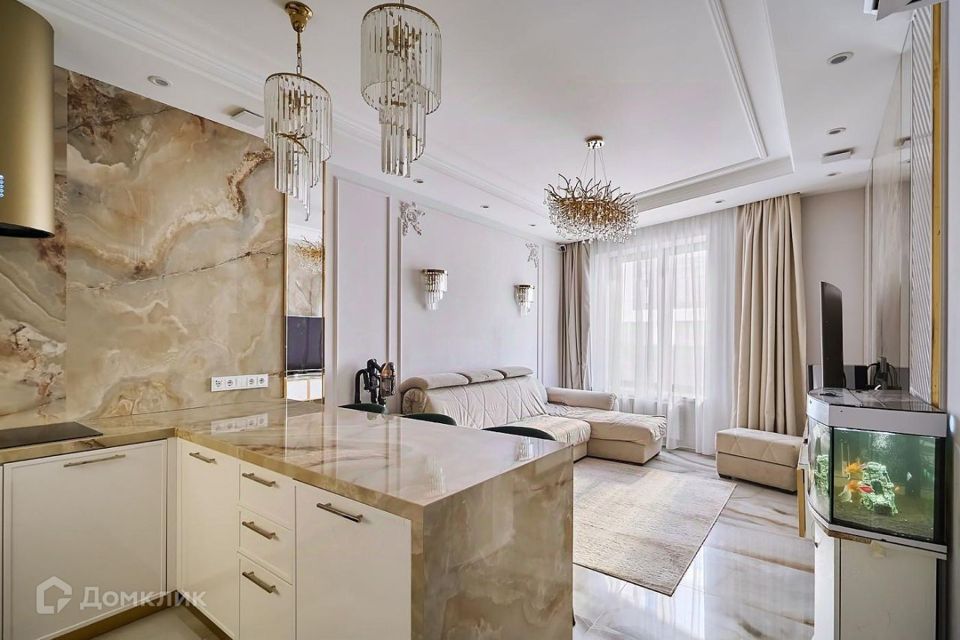 Сдаётся 4-комнатная квартира, 100 м²