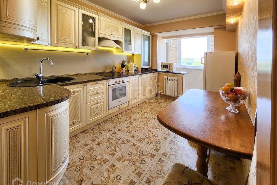 Продаётся 2-комнатная квартира, 55.8 м²