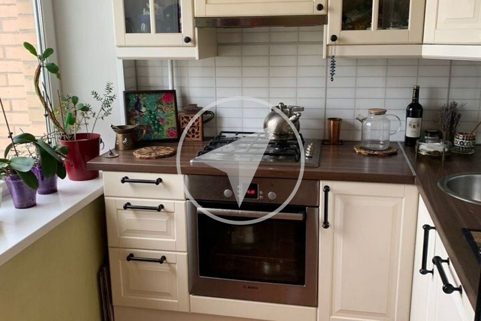 Продаётся 3-комнатная квартира, 56.7 м²