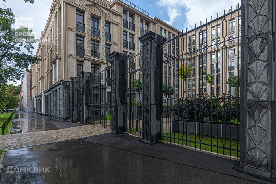 Продаётся 3-комнатная квартира, 138.4 м²