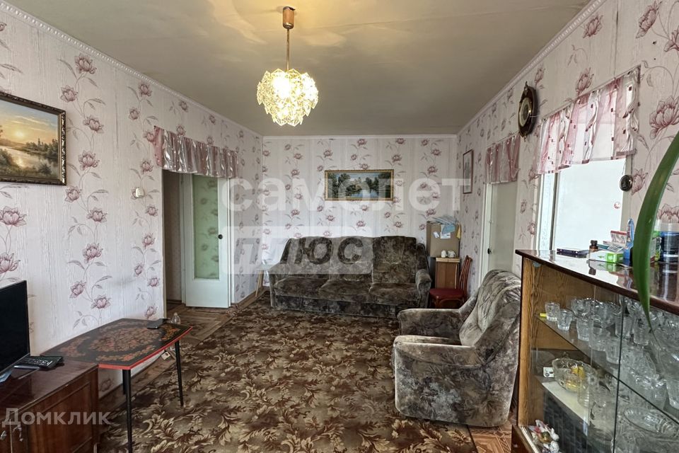 Продаётся 4-комнатная квартира, 58.7 м²