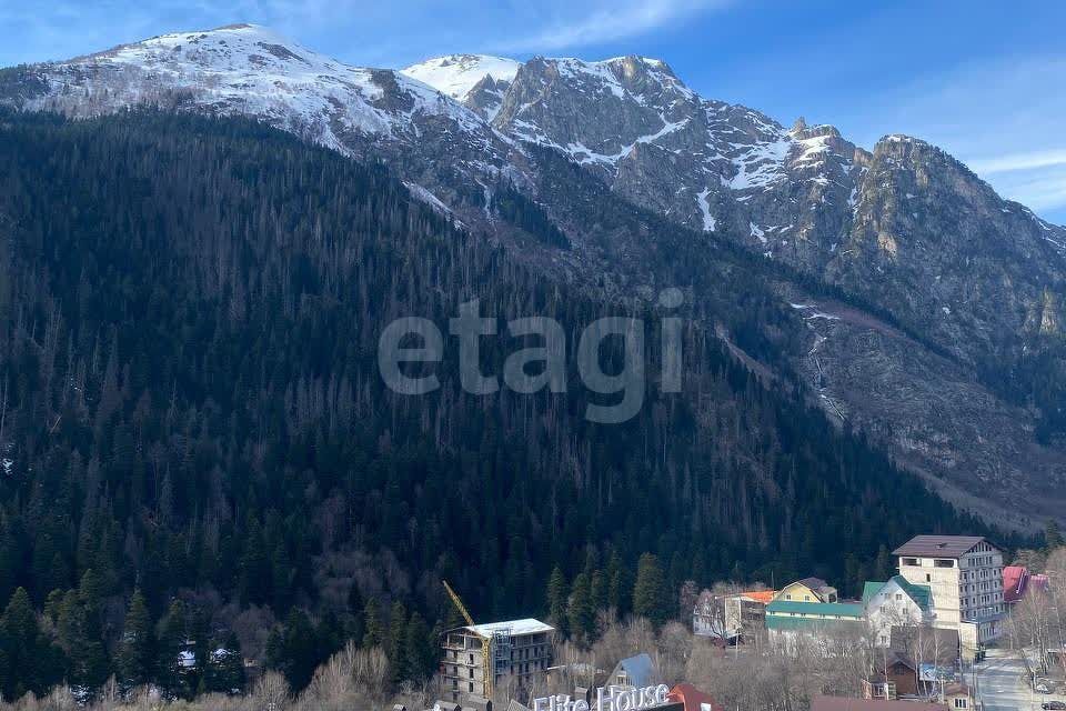 Продаётся 4-комнатная квартира, 157.5 м²