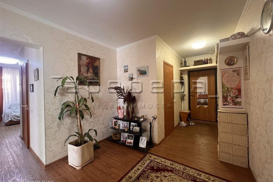 Продаётся 3-комнатная квартира, 57.9 м²
