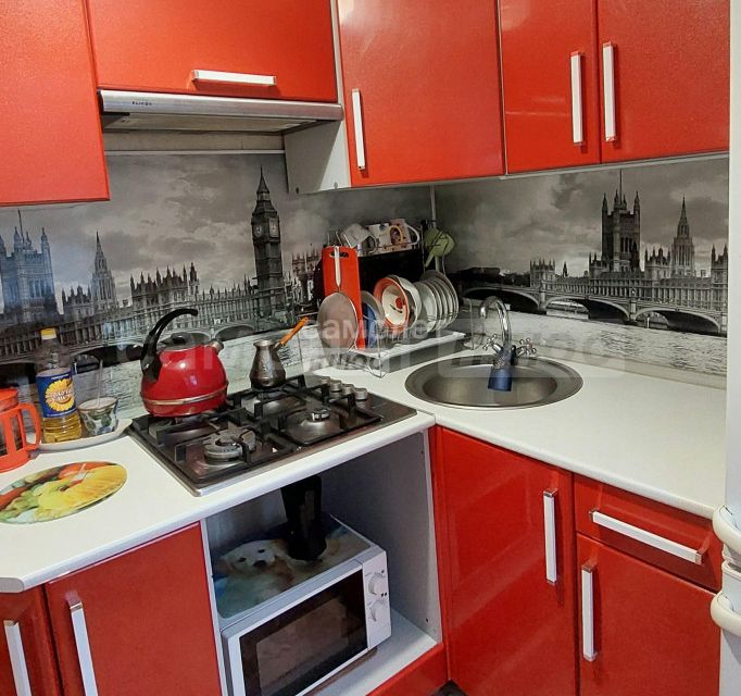 Продаётся 3-комнатная квартира, 58.3 м²