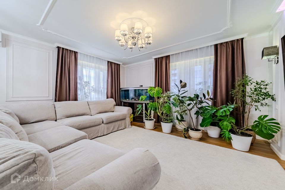 Продаётся 5-комнатная квартира, 150 м²