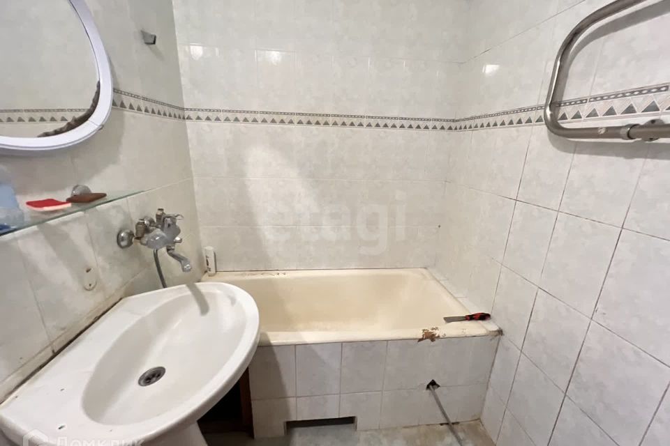 Продаётся 3-комнатная квартира, 52.4 м²