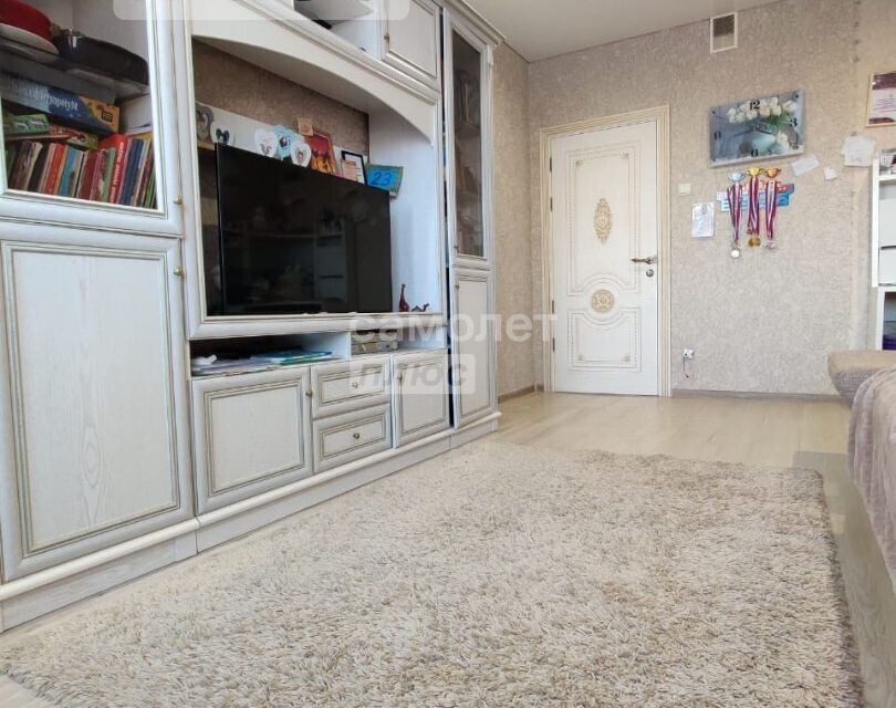 Продаётся 1-комнатная квартира, 41.2 м²