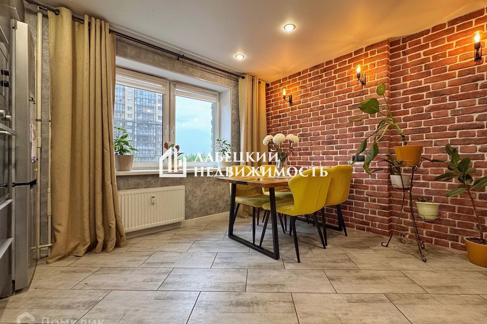 Продаётся 2-комнатная квартира, 58.4 м²