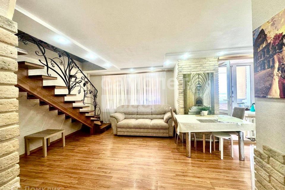 Продаётся 4-комнатная квартира, 113.3 м²