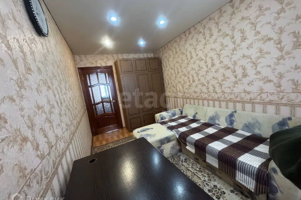 Продаётся 3-комнатная квартира, 55.9 м²