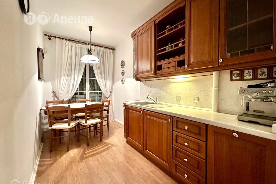 Сдаётся 2-комнатная квартира, 74 м²