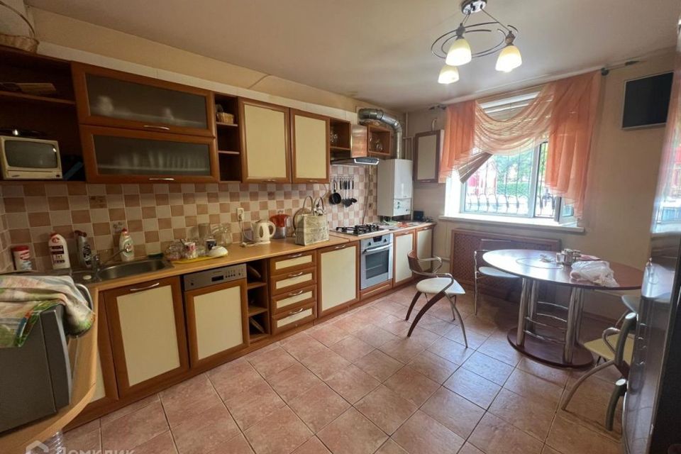 Сдаётся 5-комнатная квартира, 237 м²