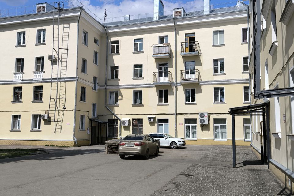 Продаётся 2-комнатная квартира, 70.8 м²