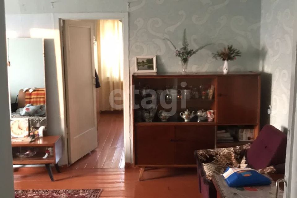 Продаётся 4-комнатная квартира, 60.8 м²