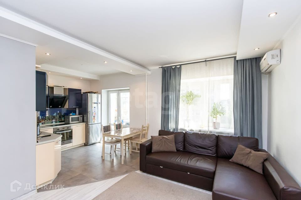 Продаётся 2-комнатная квартира, 73.4 м²
