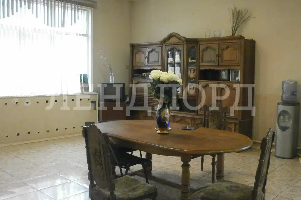 Продаётся 2-этажный дом, 525 м²
