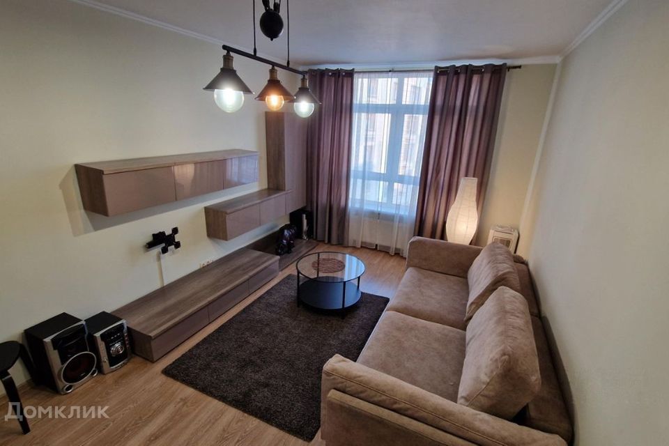 Продаётся 1-комнатная квартира, 43 м²